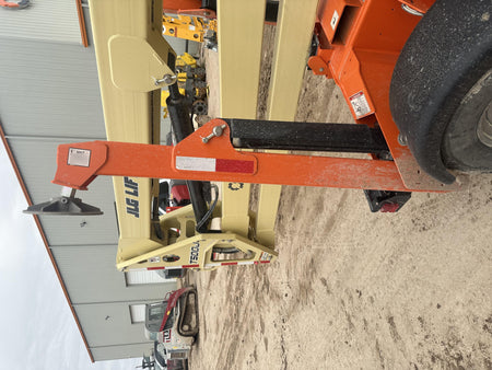 2023 JLG T500J