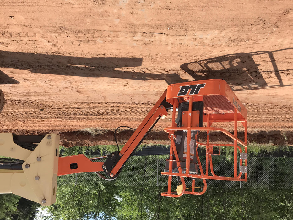 2019 JLG E450AJ