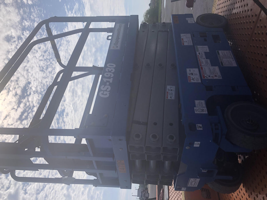 2020 Genie GS-1930 Fixed rails with chain entry gate - Pre A92.20