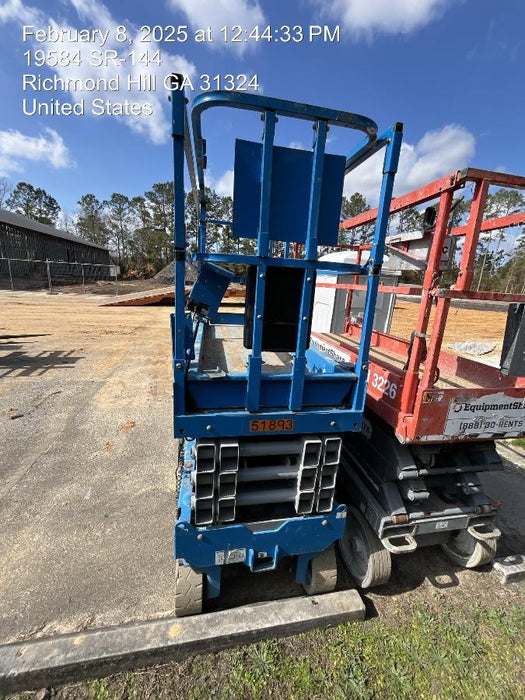 2019 Genie GS-2632 Folding rails with half height swing gate