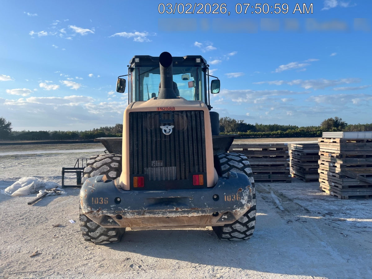 2018 Case 821G CLOSED CAB, JRB 418 STYLE HYD COUPLER