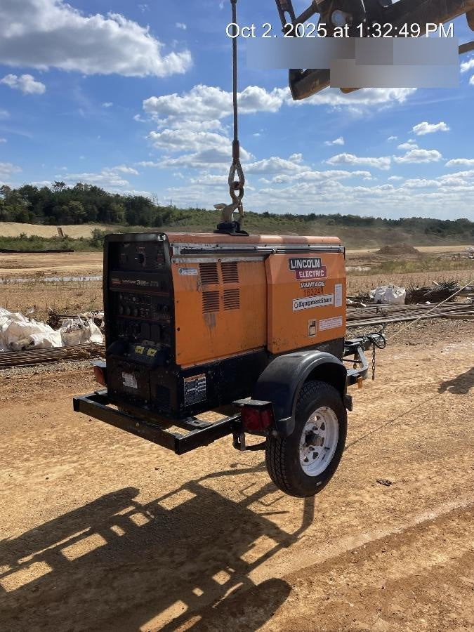 2021 Lincoln Electric Vantage 322 Vantage 322 Ready Pak 3 w/ Decals, ORANGE (includes trailer, cable rack, fender light kit) NO Telematics