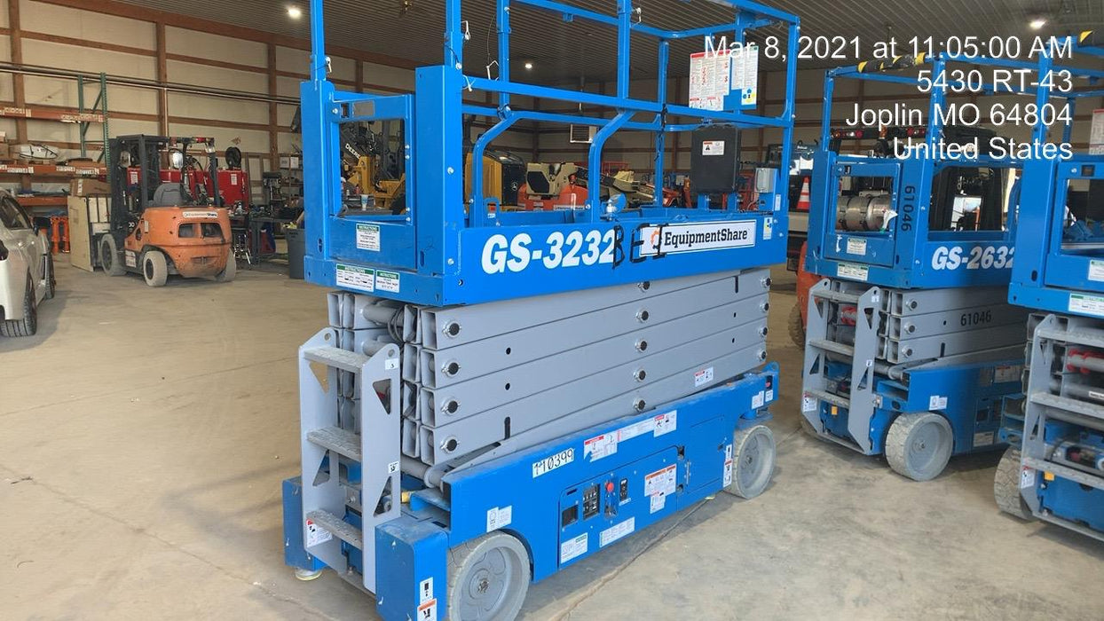 2020 Genie GS-3232 Standard, Folding half height swing gate, 800W Inverter