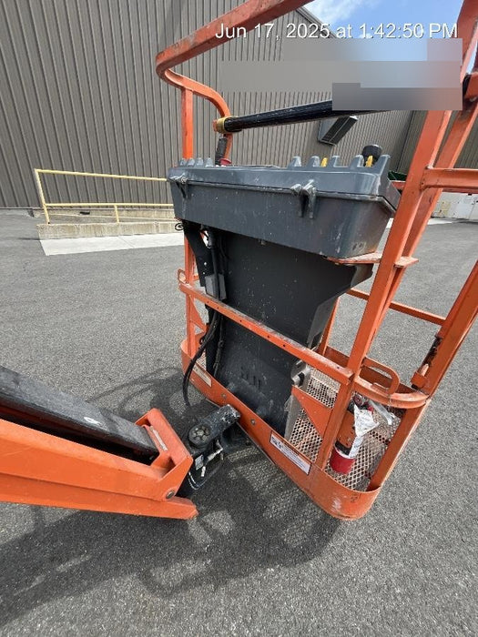 2019 JLG E400AJPN