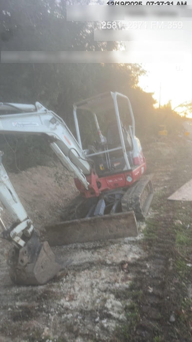 2021 TAKEUCHI TB235-2R