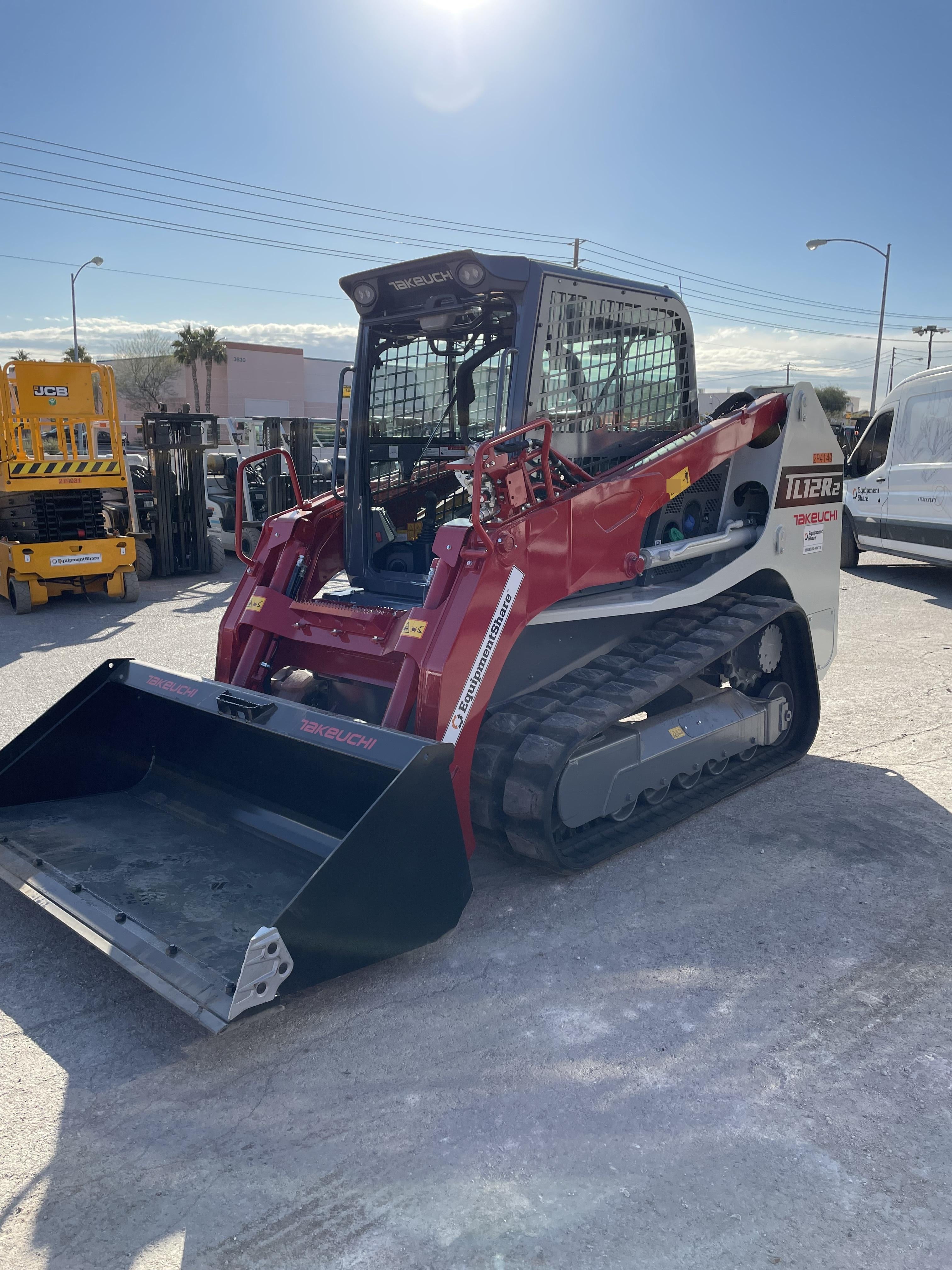 2023 TAKEUCHI TL12R2-CR