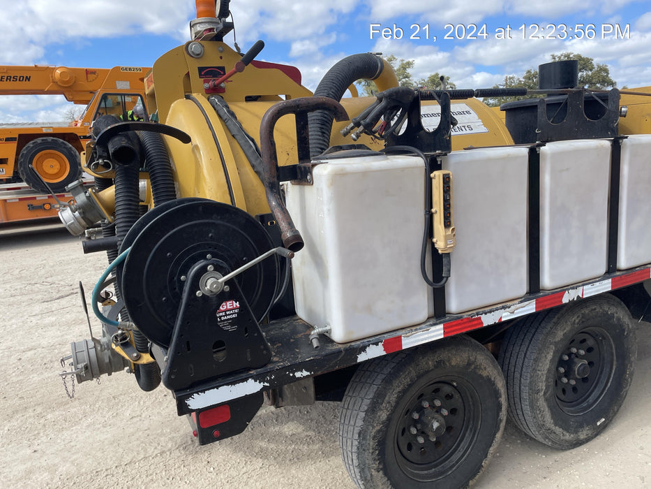 2022 Vac-Tron LP573XDT T4 Koehler Diesel Engine, 500 Gallon Debris Tank, x2 100 Gallon Water Tanks