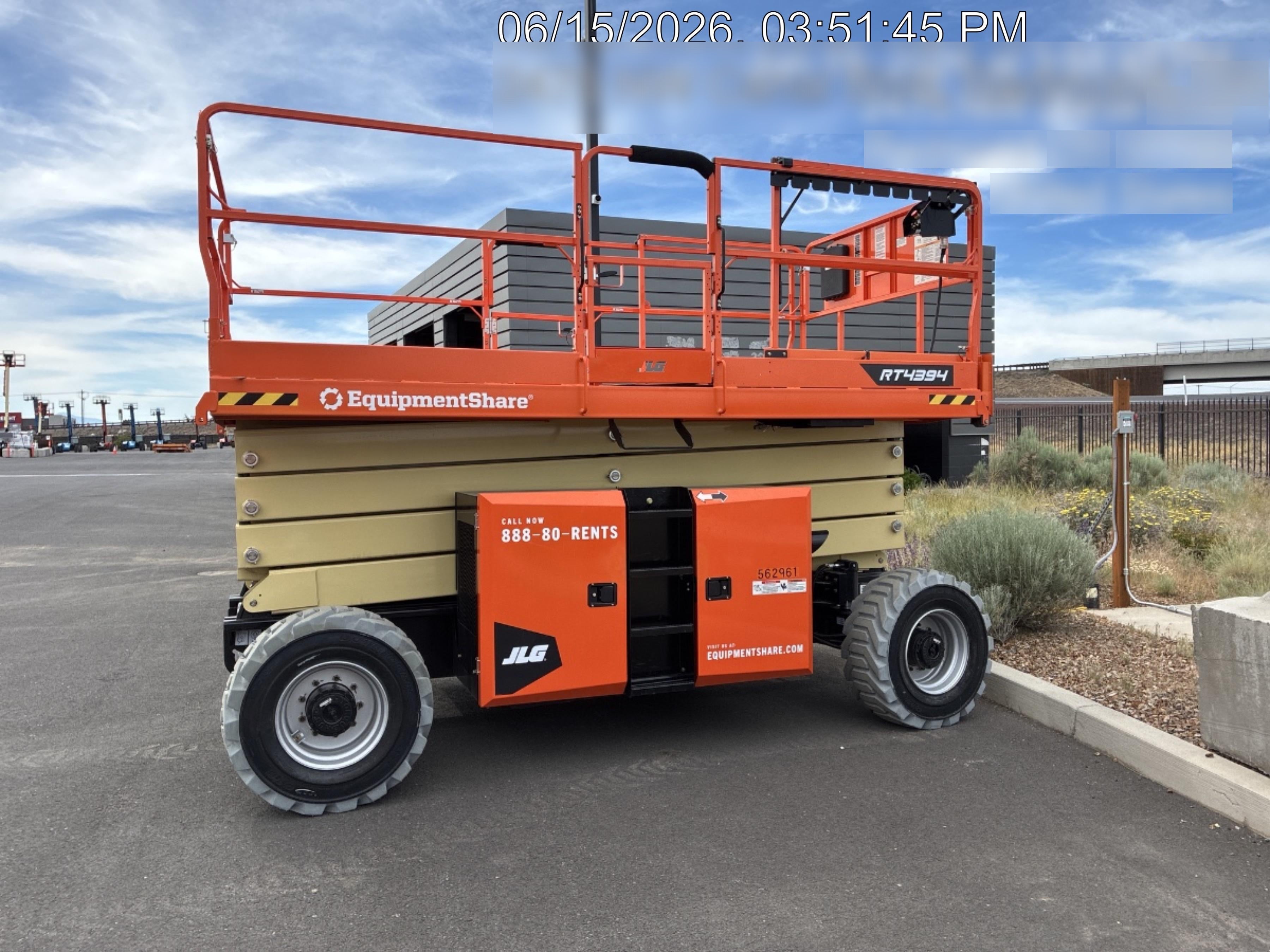 2025 JLG RT4394