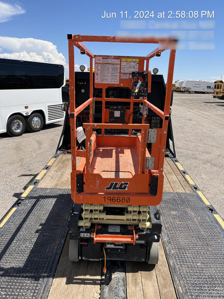 2021 JLG ES1330L