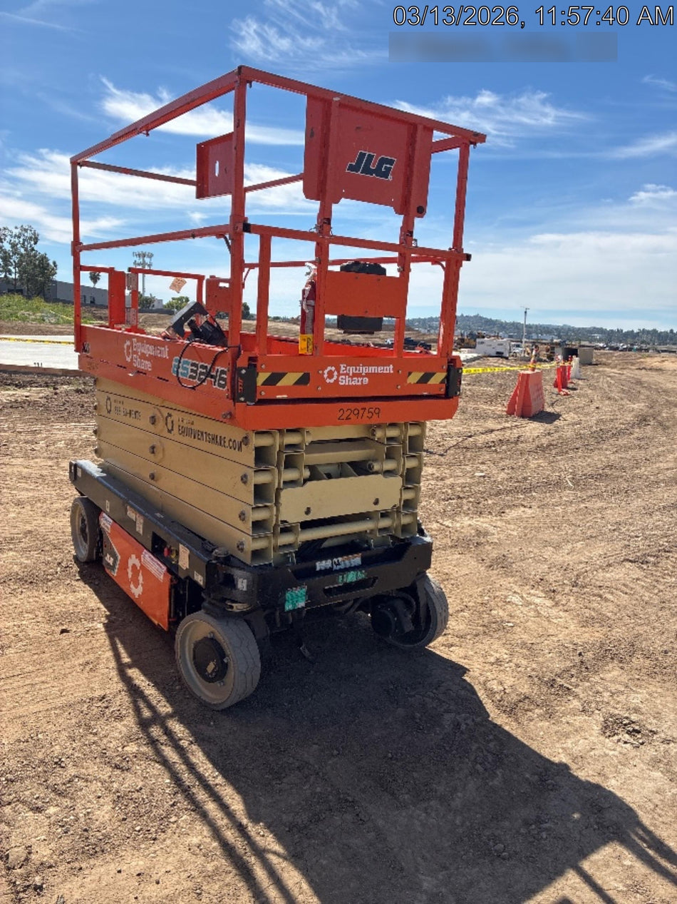 2022 JLG ES3246