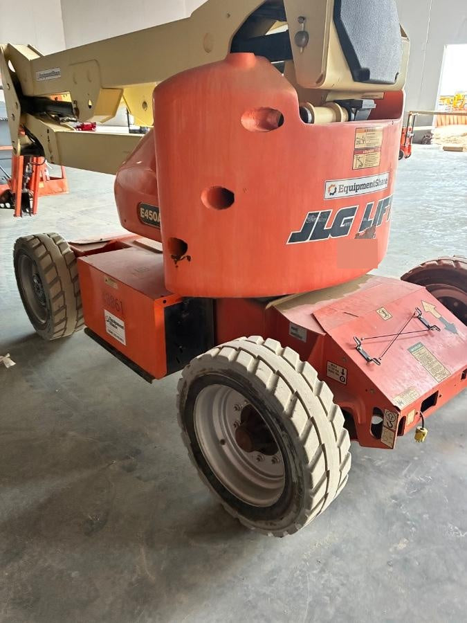 2019 JLG E450AJ