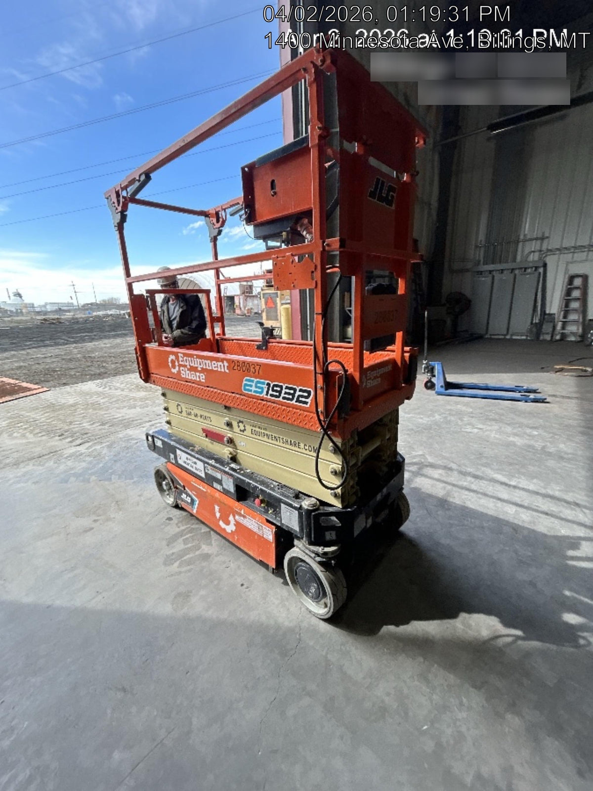 2022 JLG ES1932