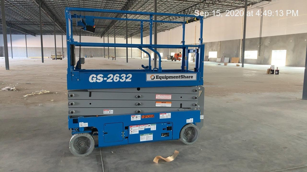 2020 Genie GS-2632 Solid NM Tires, Folding Rails with Half-Height Swing Gate, Beacon