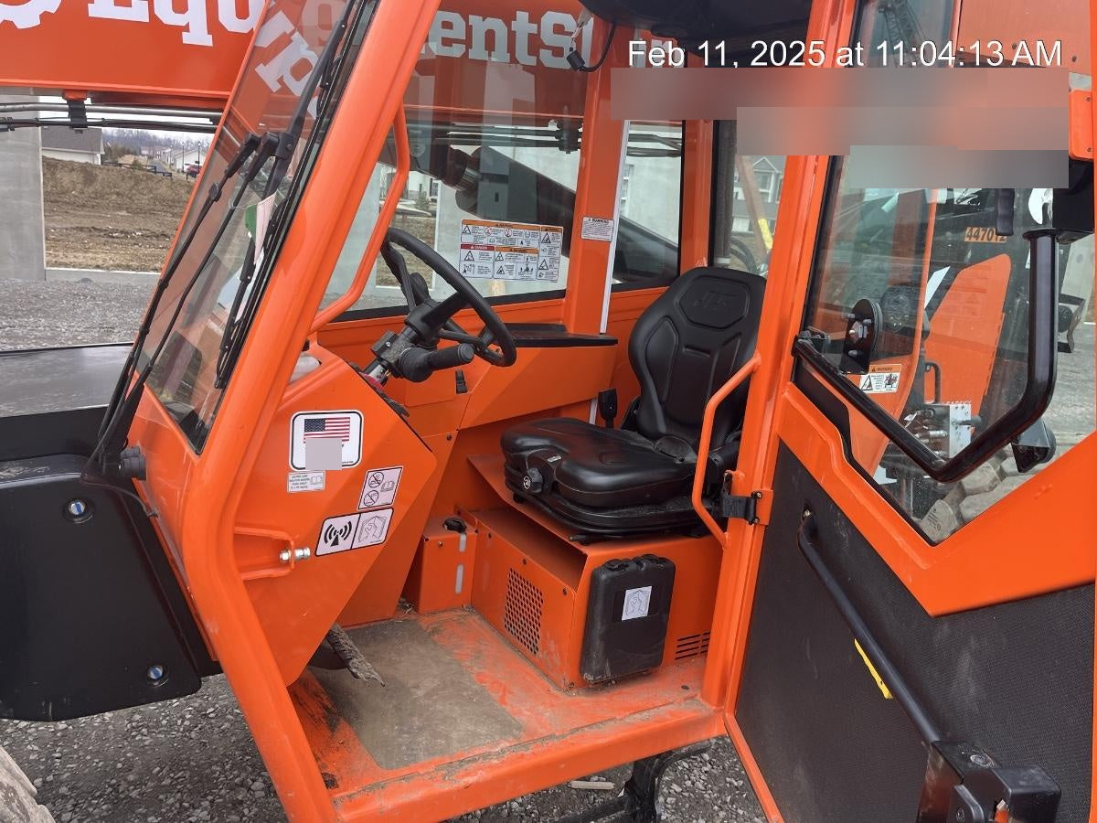 2024 SKYTRAK 8042