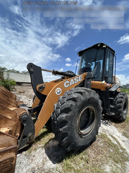 2022 CASE 621G