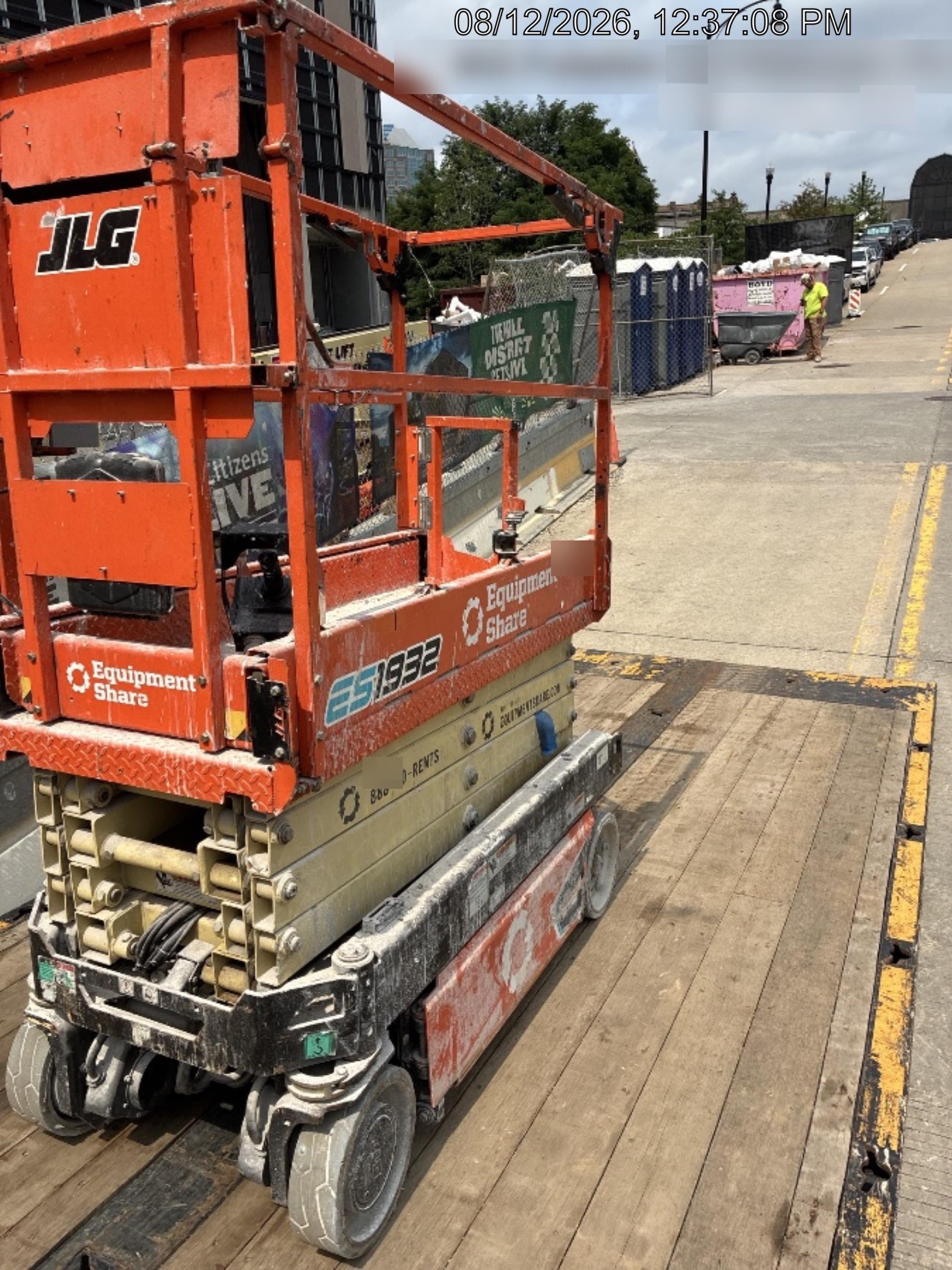 2022 JLG ES1932
