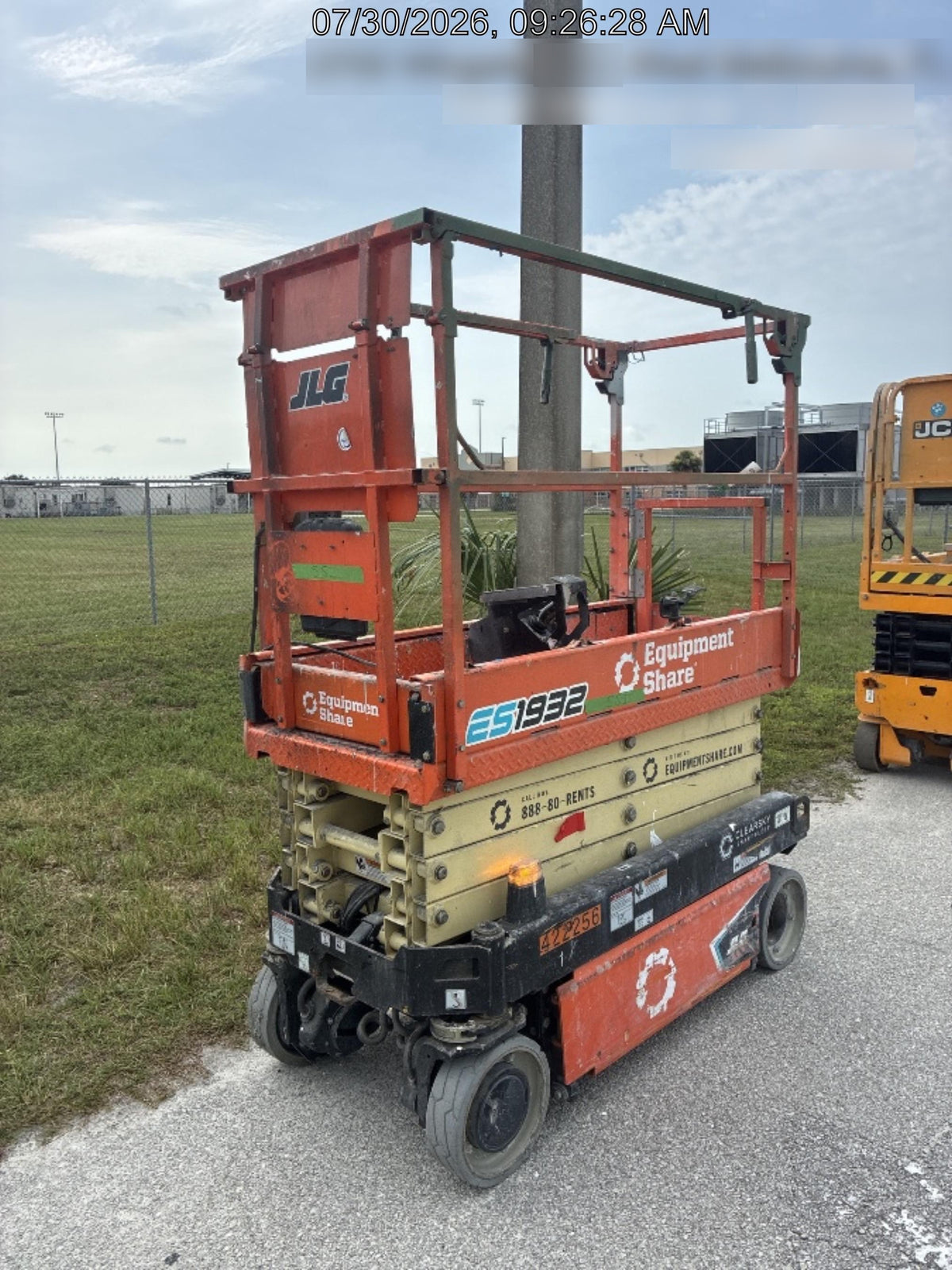 2024 JLG ES1932