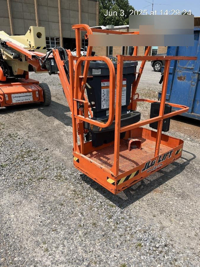 2021 JLG E400AJP Narrow
