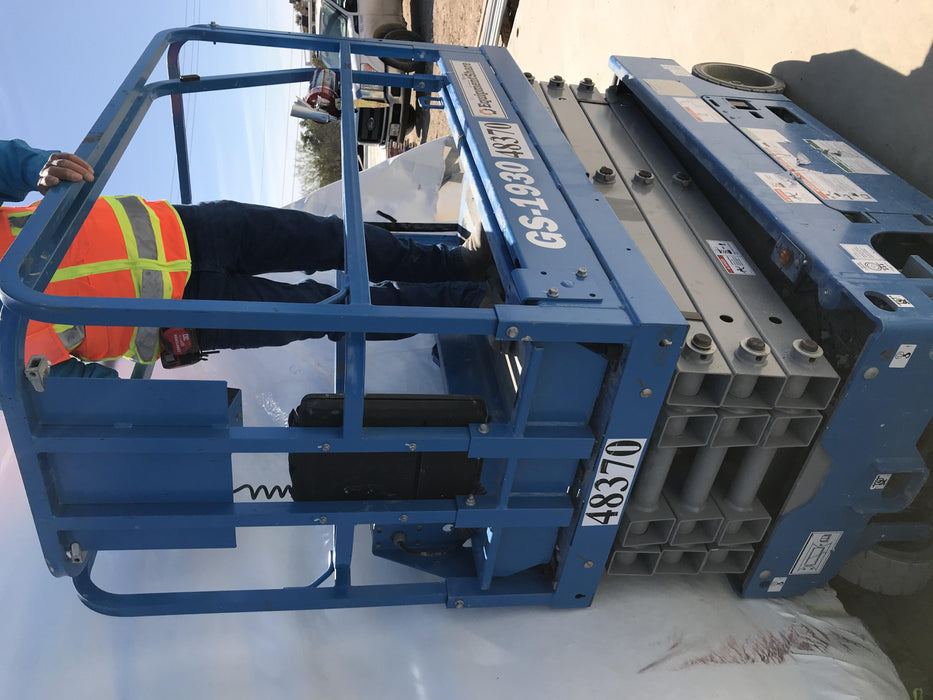 2019 Genie GS-1930 Fixed rails with chain Entry