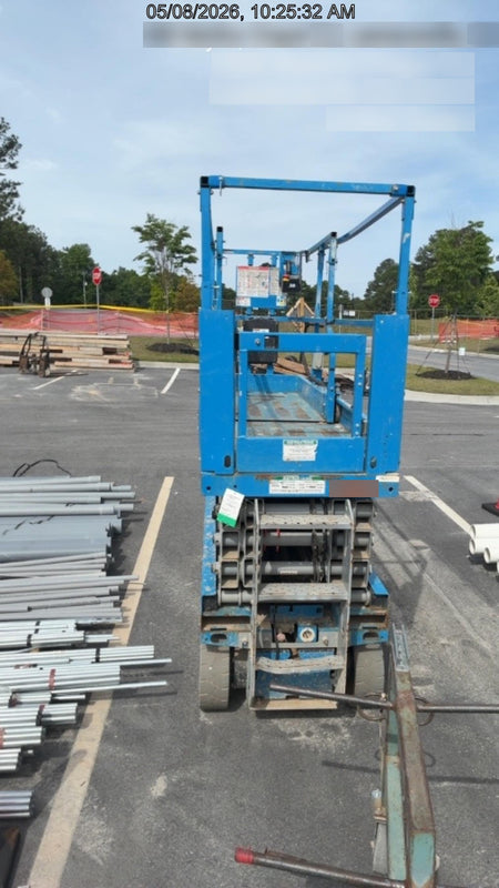 2019 Genie GS-2632 Folding rails with half height swing gate