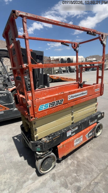2022 JLG ES1932