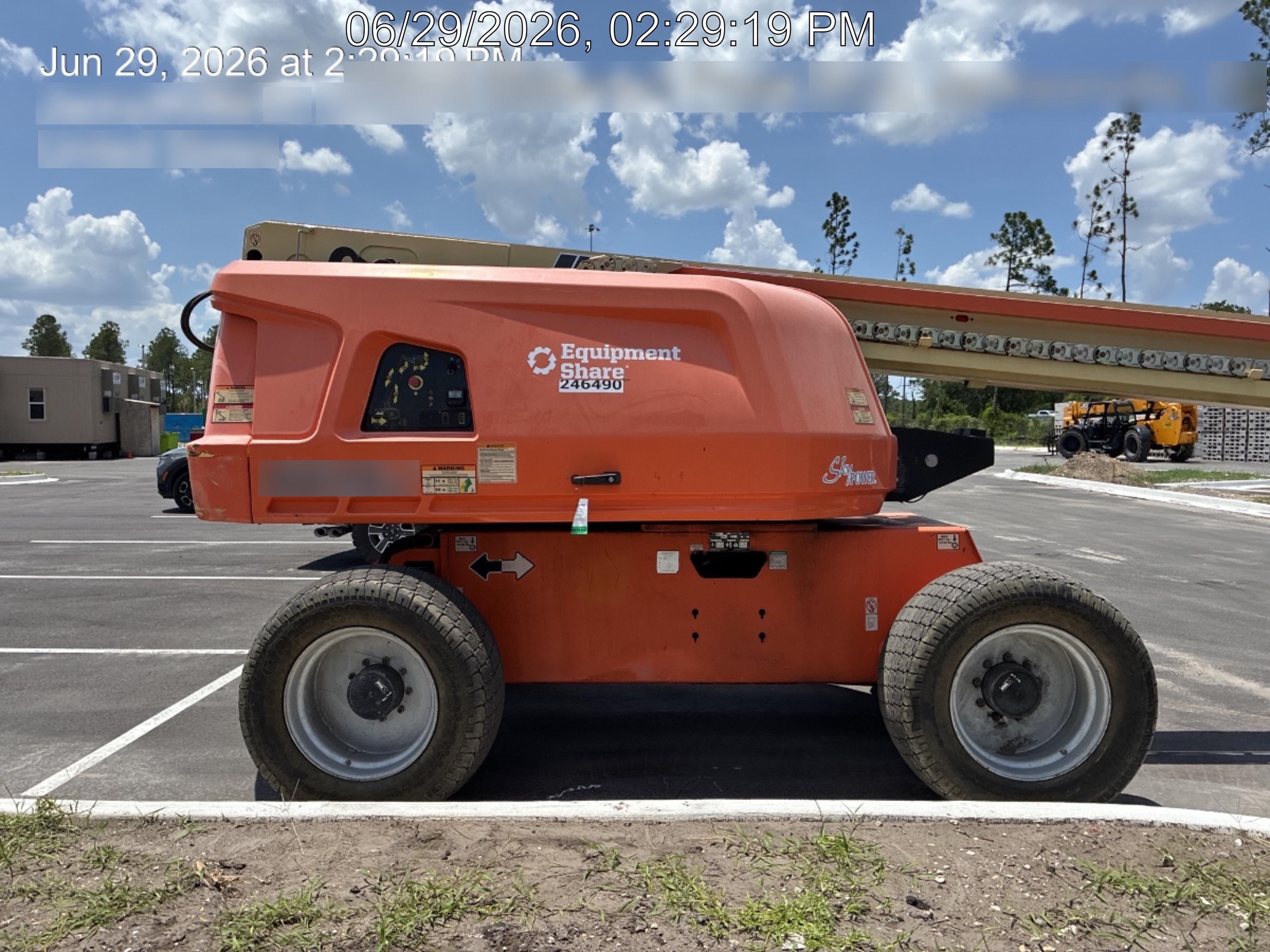 2022 JLG 660SJ