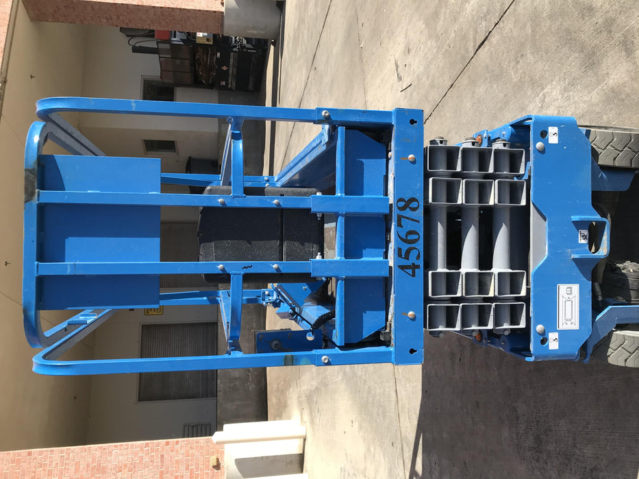 2019 Genie GS-1930 Fixed rails with chain Entry