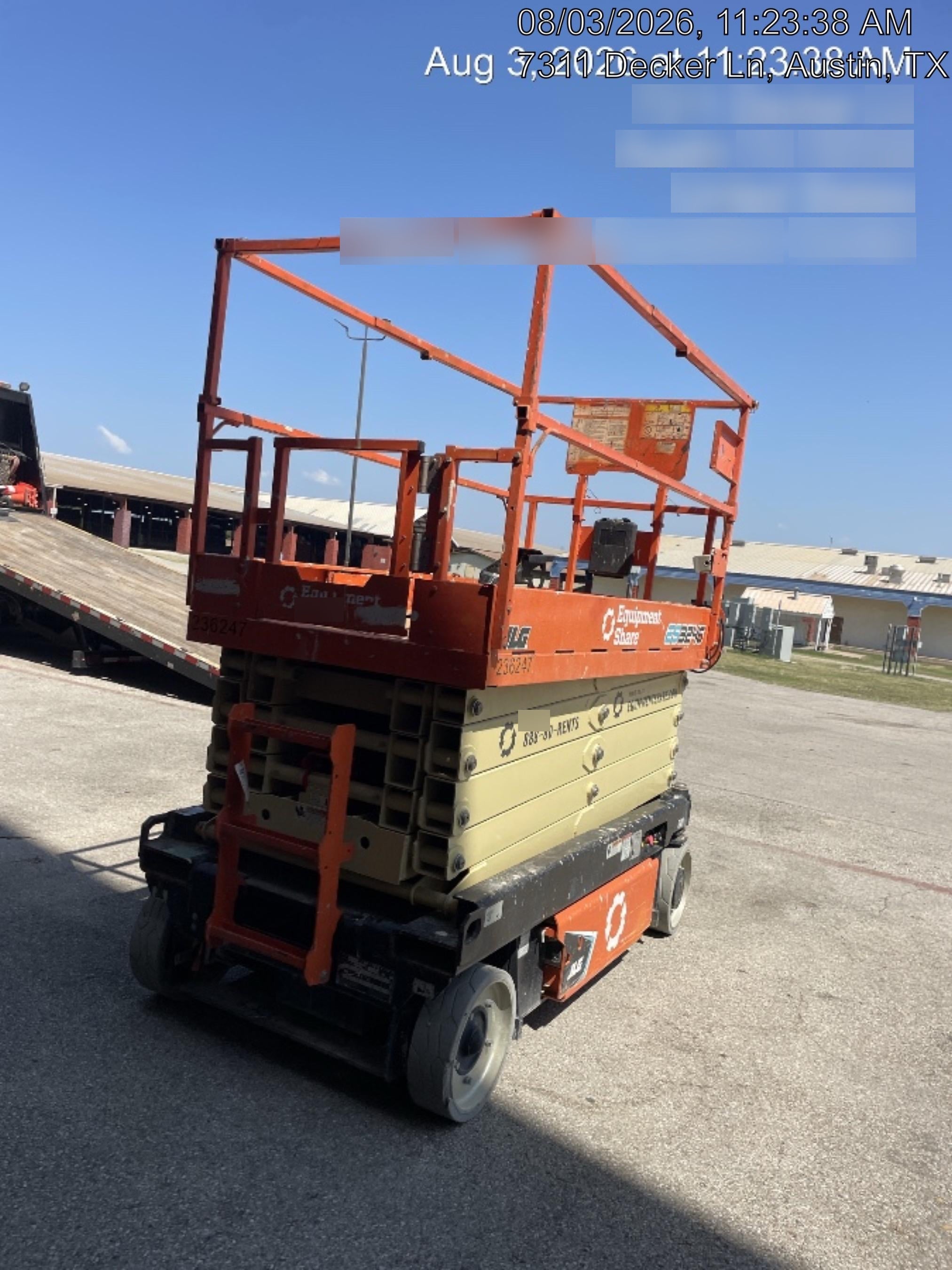 2022 JLG ES3246