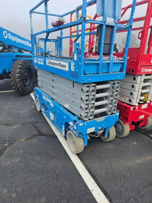 2020 Genie GS-3232 Standard, Folding half height swing gate