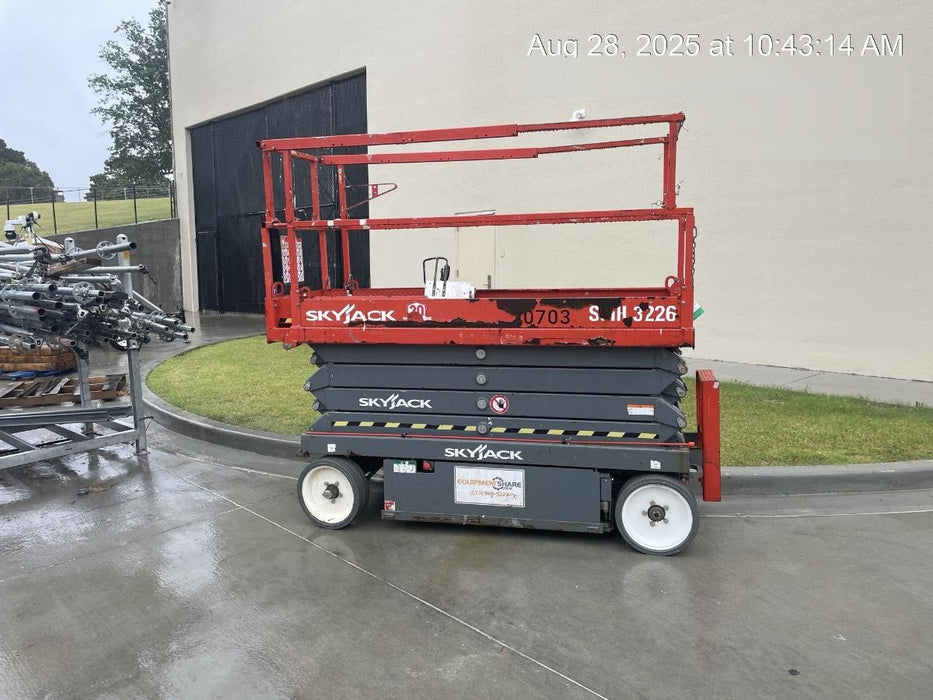2015 Skyjack SJIII-3226 26' Electric Scissor Lift