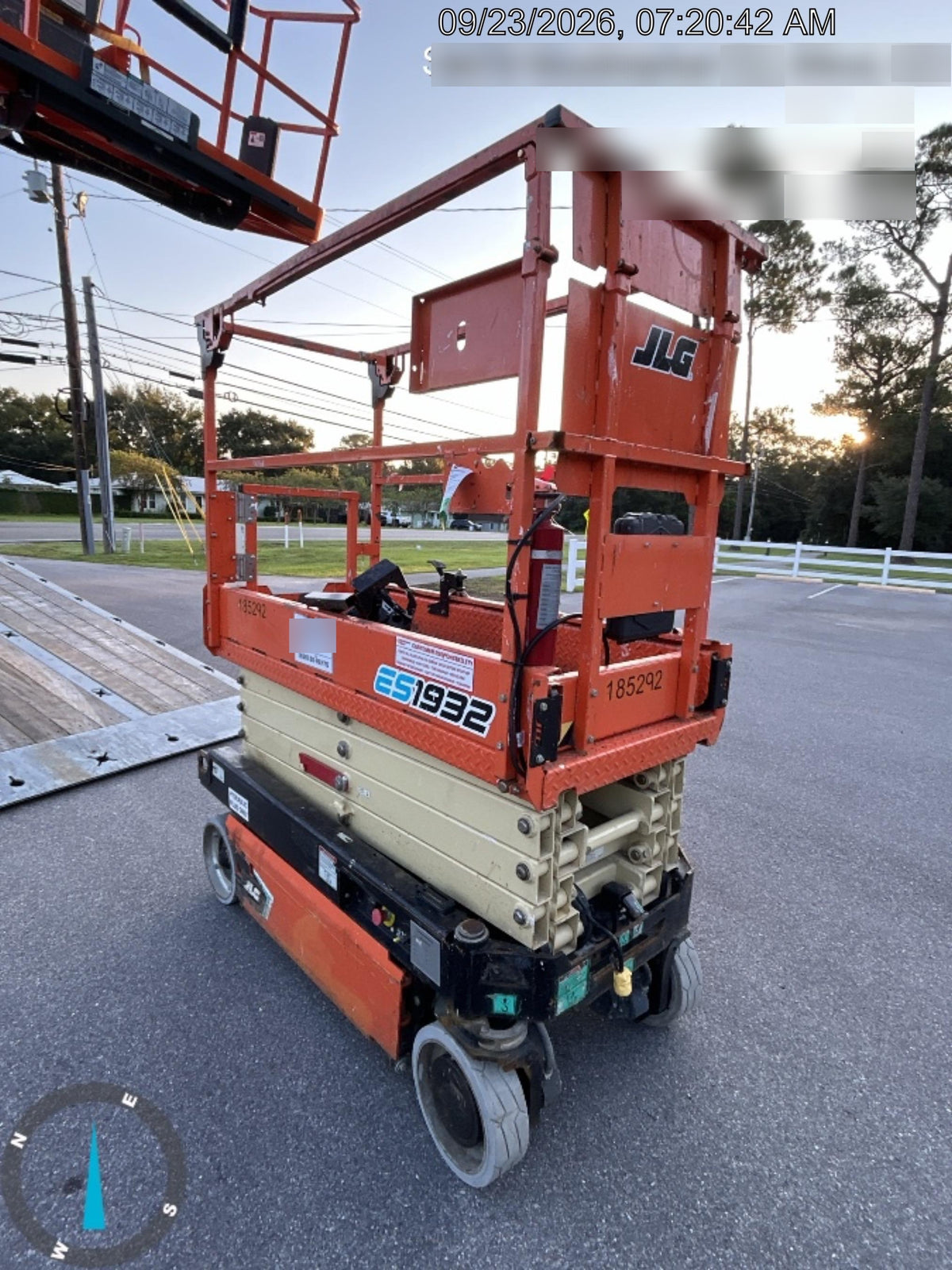 2021 JLG ES1932