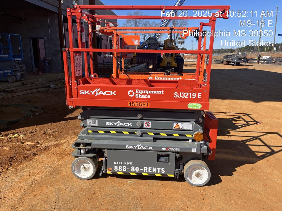 2024 Skyjack SJ3219 Electric Drive, Sld NM Tires, DBcns, RFRails, Power to Platform, T3 + Access Control
