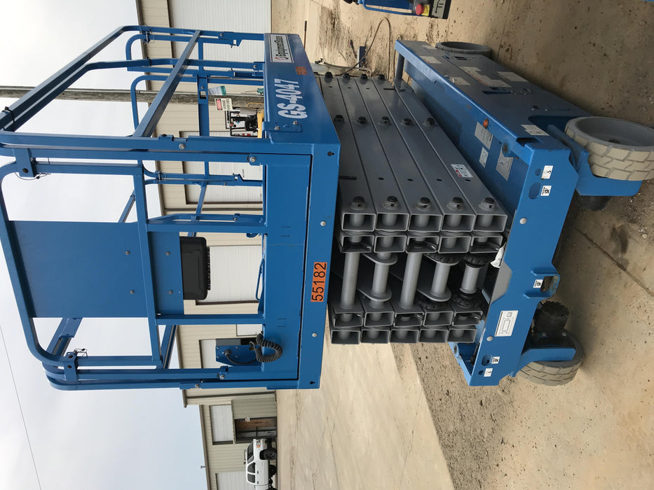 2019 Genie GS-4047 Folding rails with half height swing gate