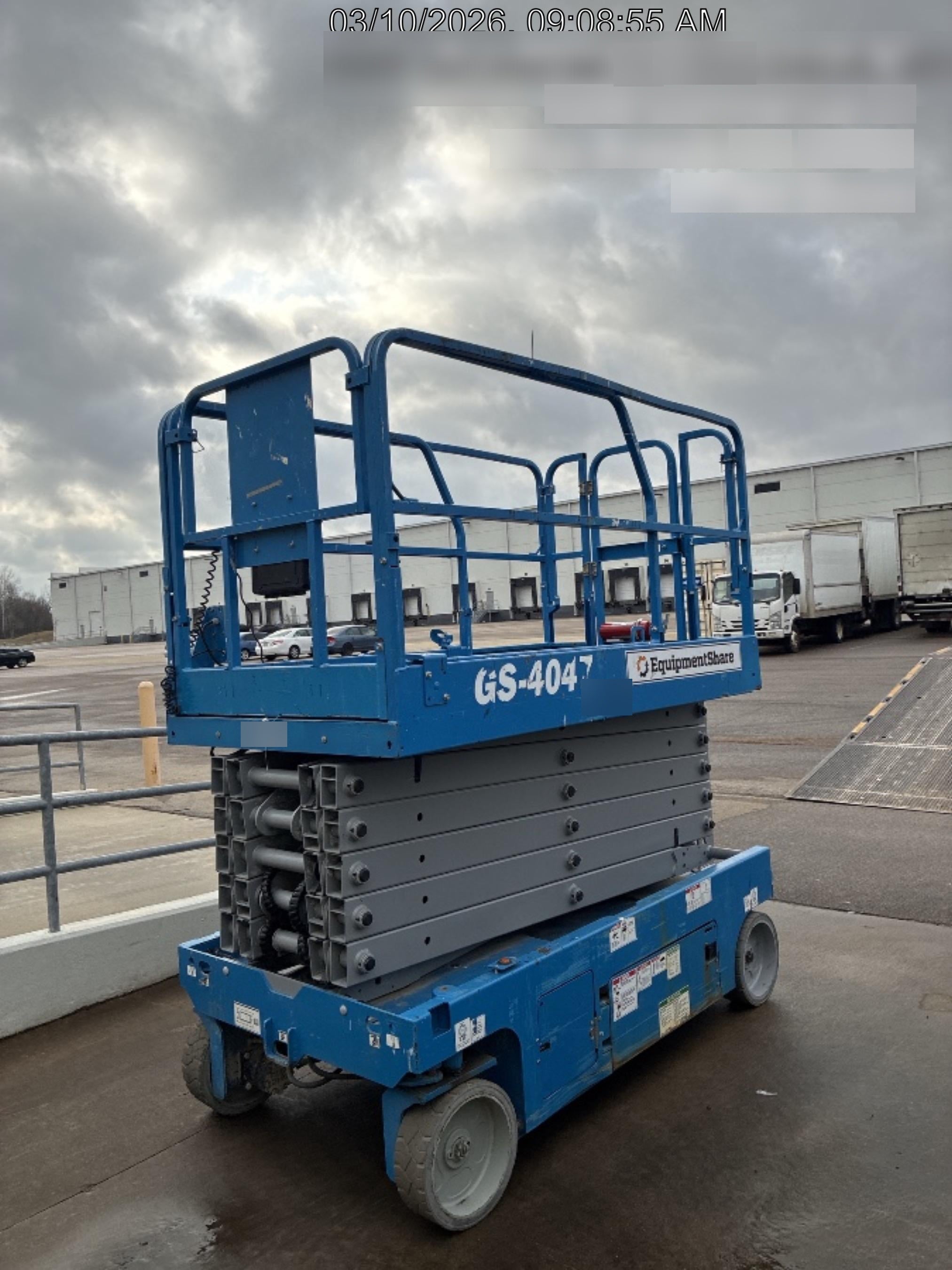 2019 Genie GS-4047 Folding rails with half height swing gate