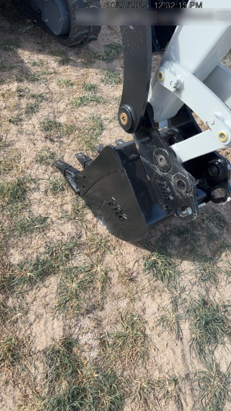 2025 TAKEUCHI 18" HD Bucket - Takeuchi