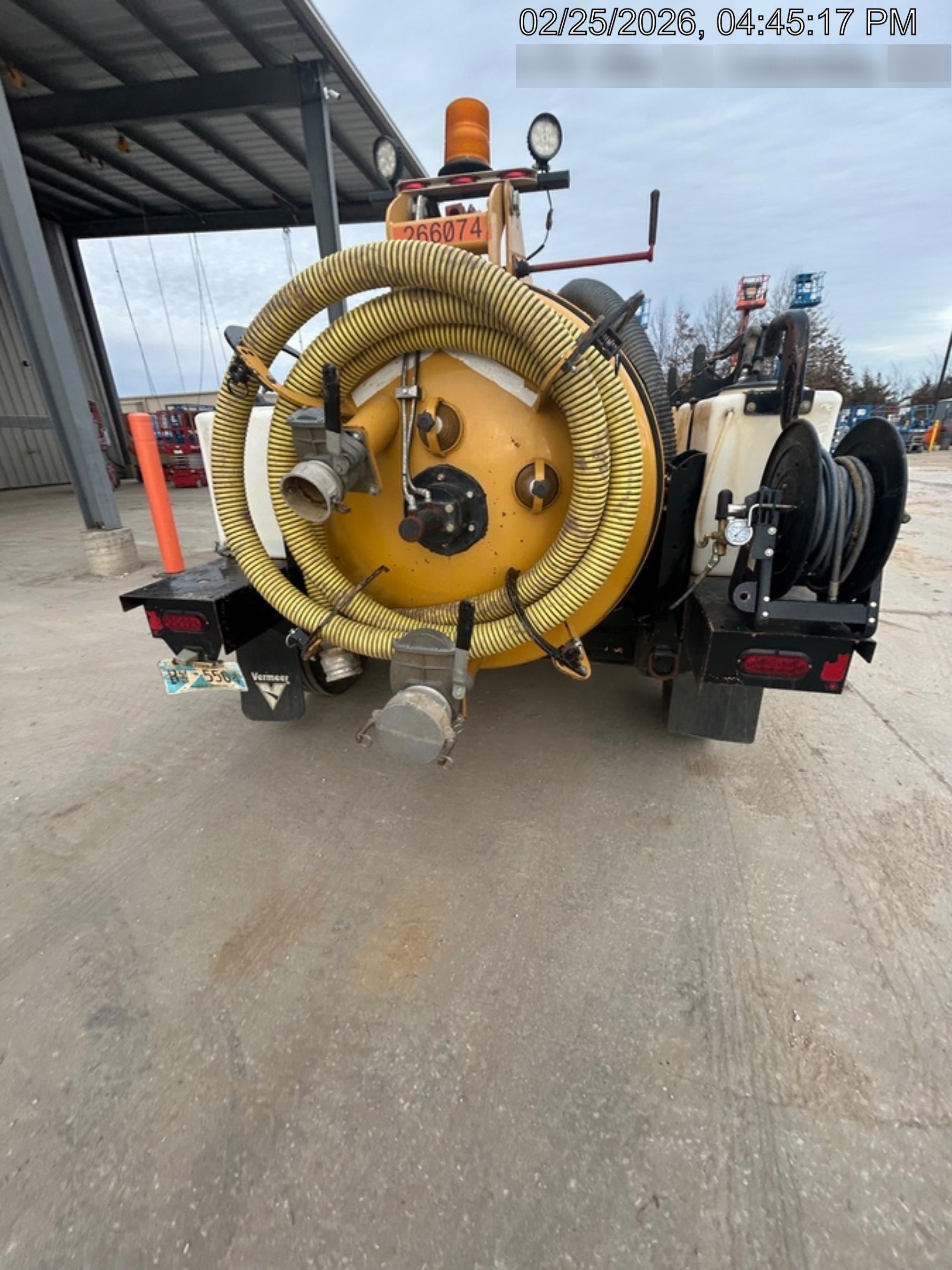 2022 Vac-Tron LP573XDT T4 Koehler Diesel Engine, 500 Gallon Debris Tank, x2 100 Gallon Water Tanks