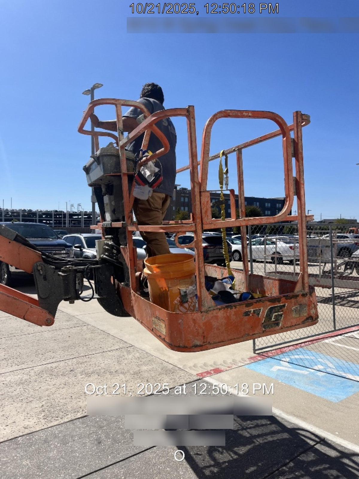 2016 JLG 660SJ