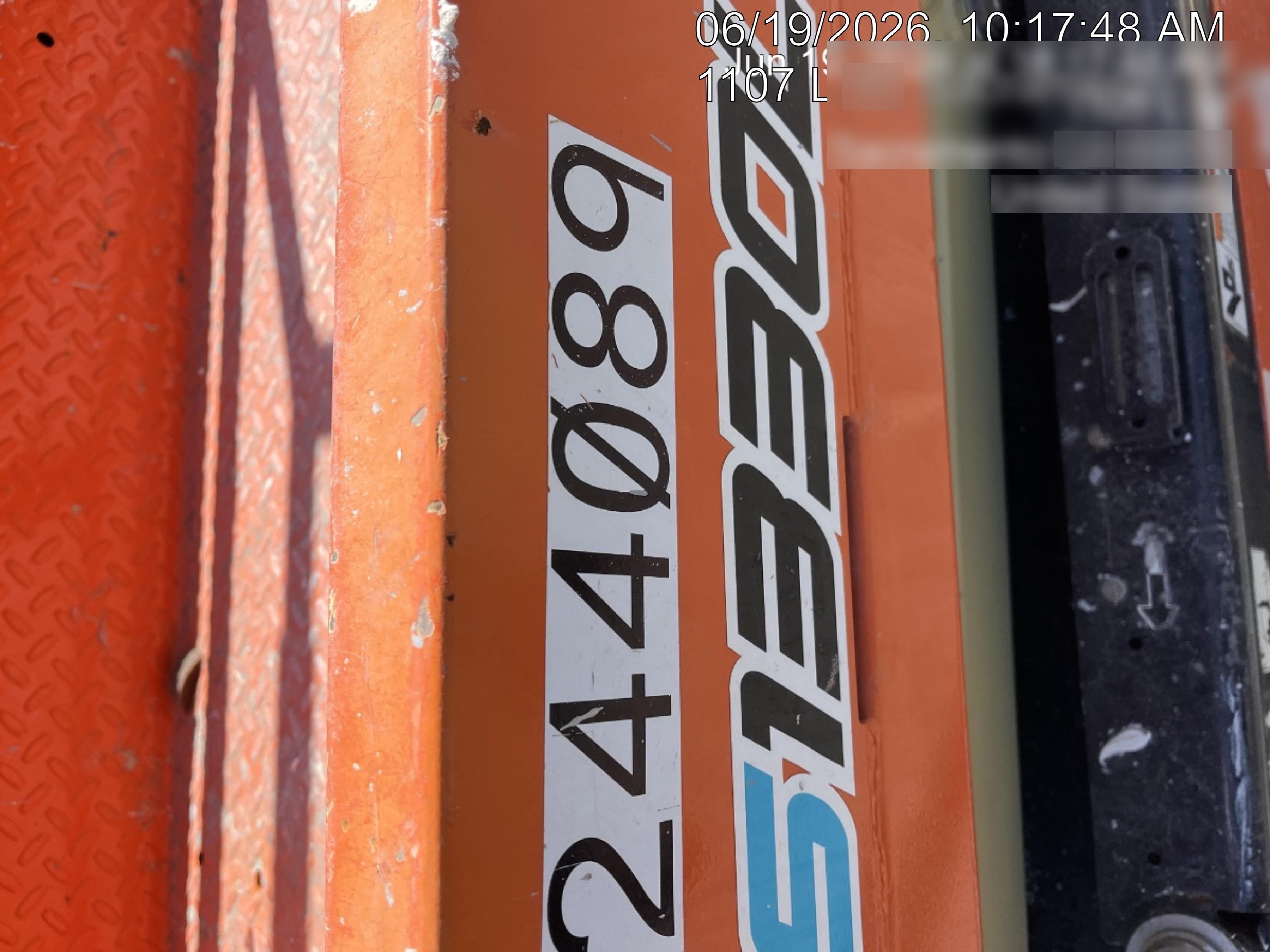 2022 JLG ES1330L