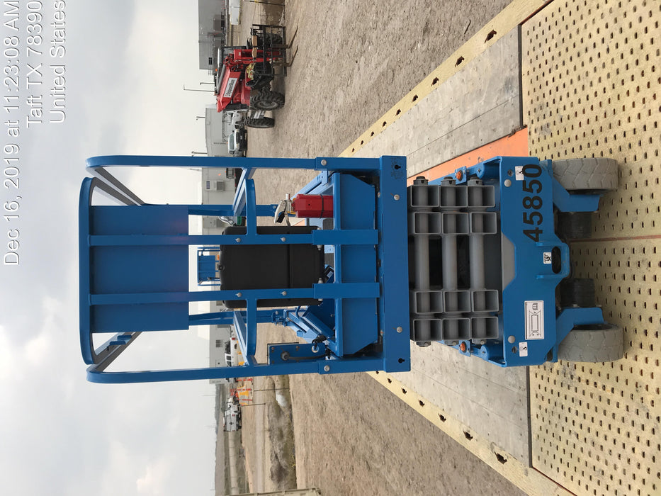 2019 Genie GS-1930 Fixed rails with chain Entry