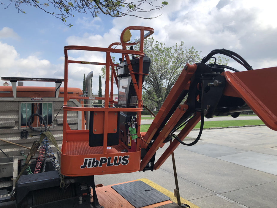 2019 JLG E400AJPN
