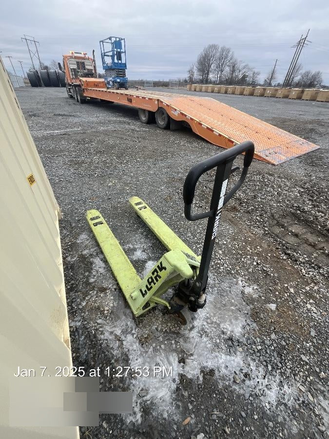 2023 STRONGWAY 4400 lb Pallet Jack