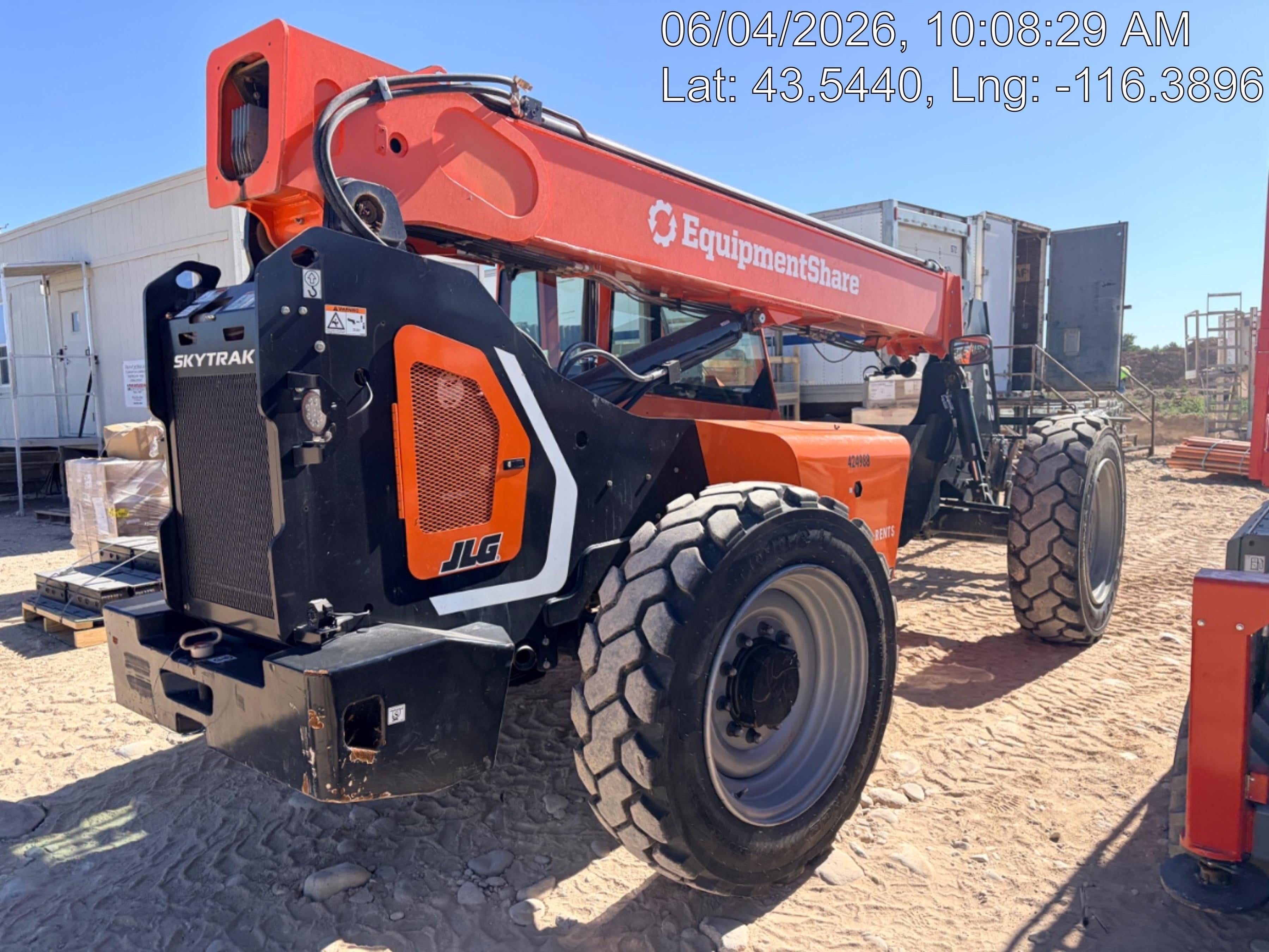 2024 SKYTRAK 8042