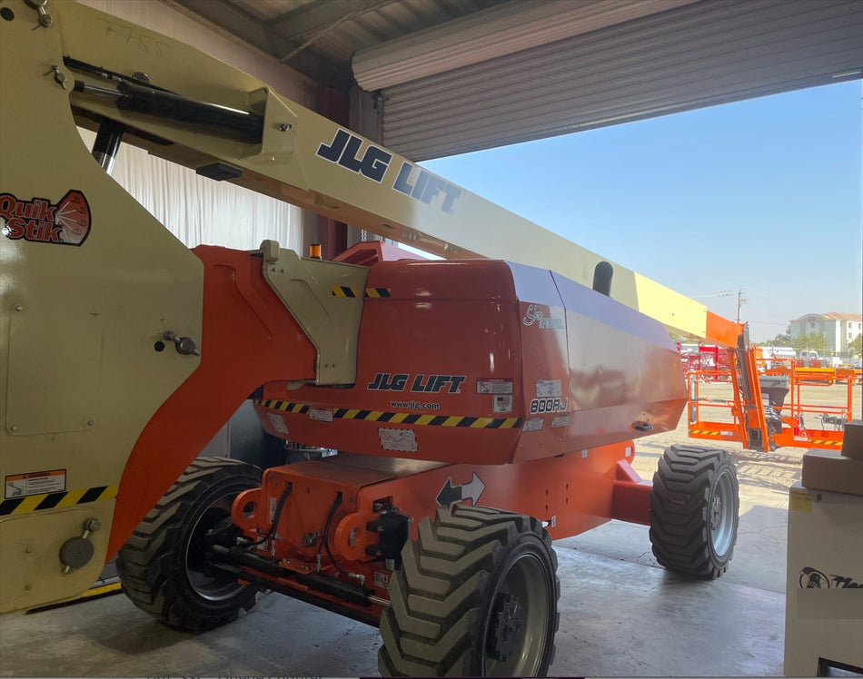 2022 JLG 800AJ