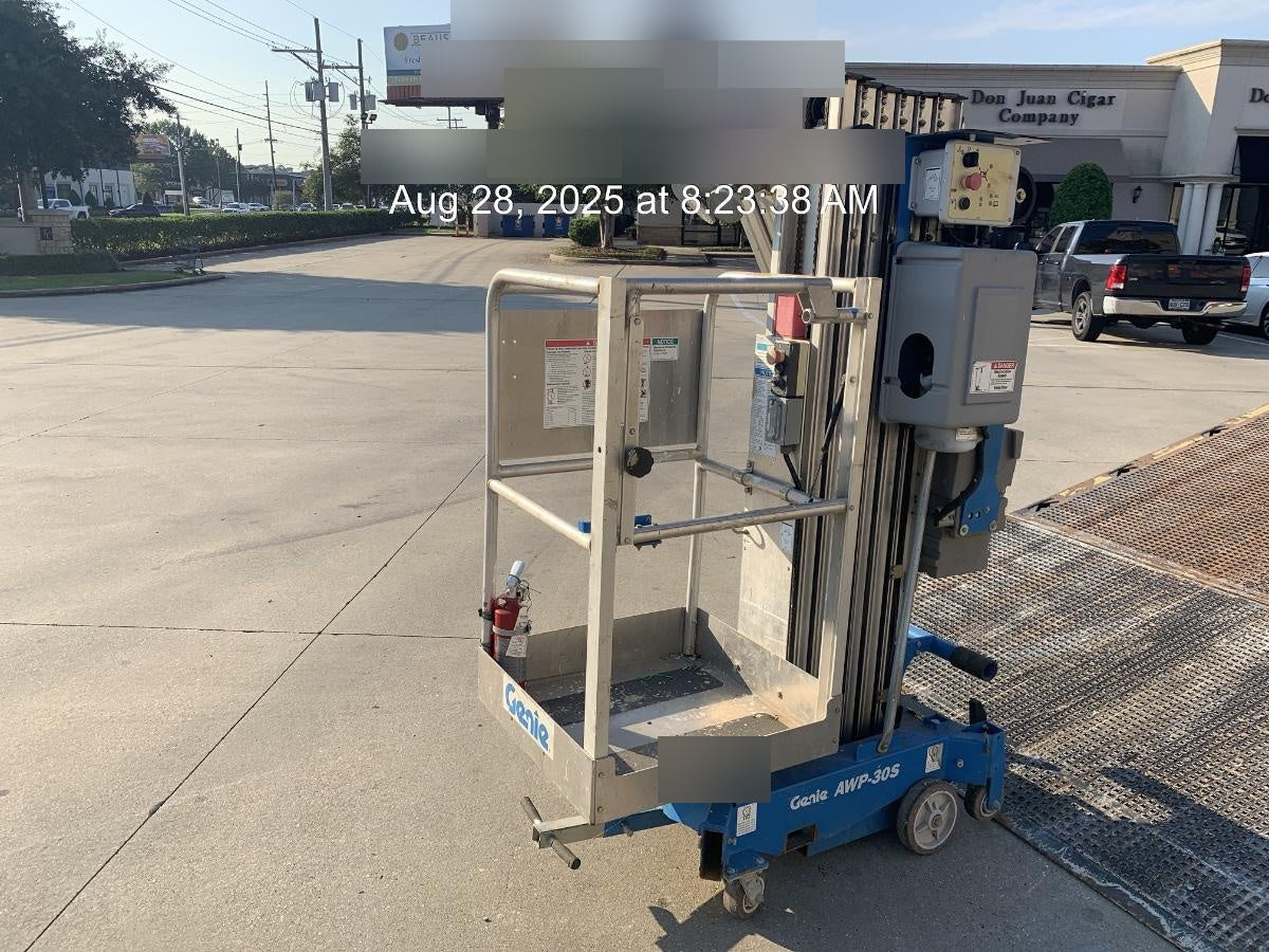 2019 GENIE AWP-30S