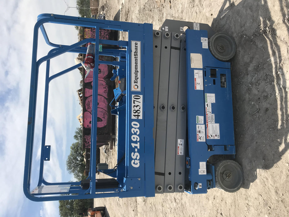 2019 Genie GS-1930 Fixed rails with chain Entry