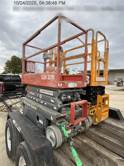 2018 Skyjack SJIII-3219 Skyjack SJIII3219 Scissor Lift w/Trojan Batteries
