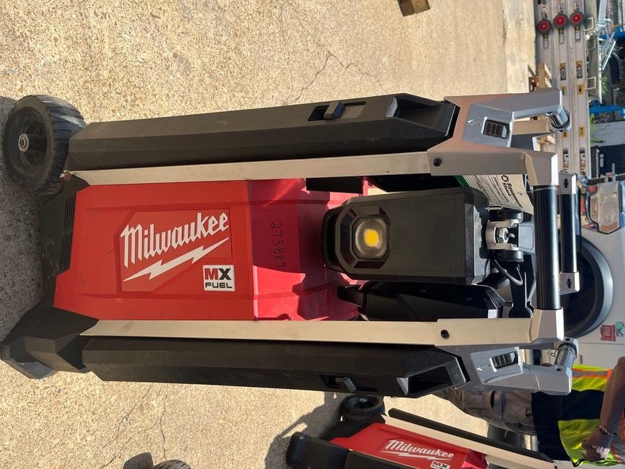 2022 MILWAUKEE MXF041-1XC