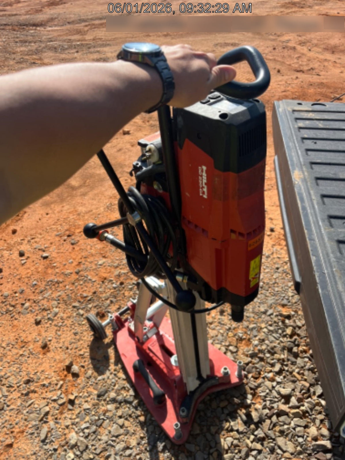 2023 HILTI DD250E