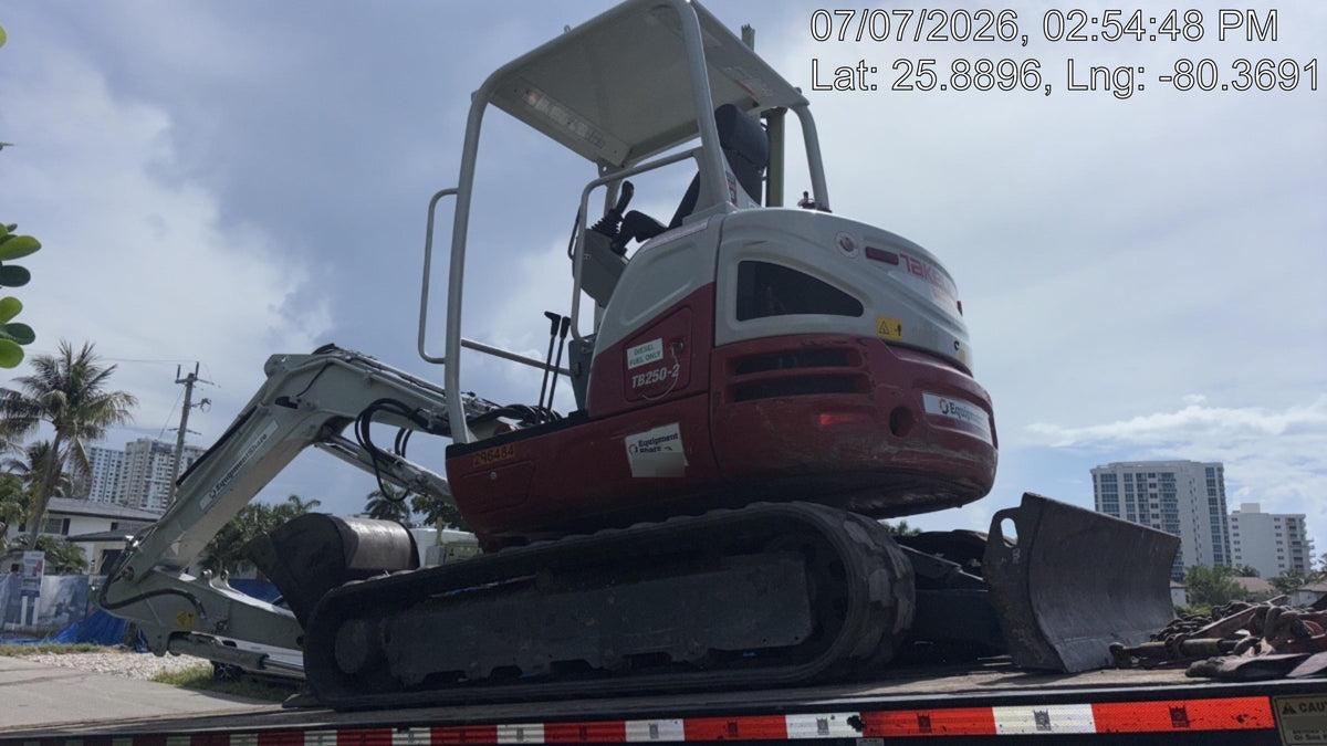 2023 TAKEUCHI TB250-2R