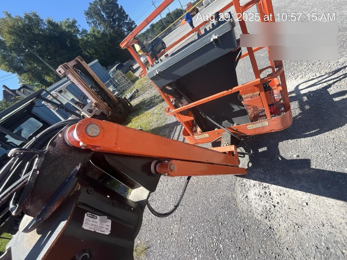 2019 JLG E300AJP